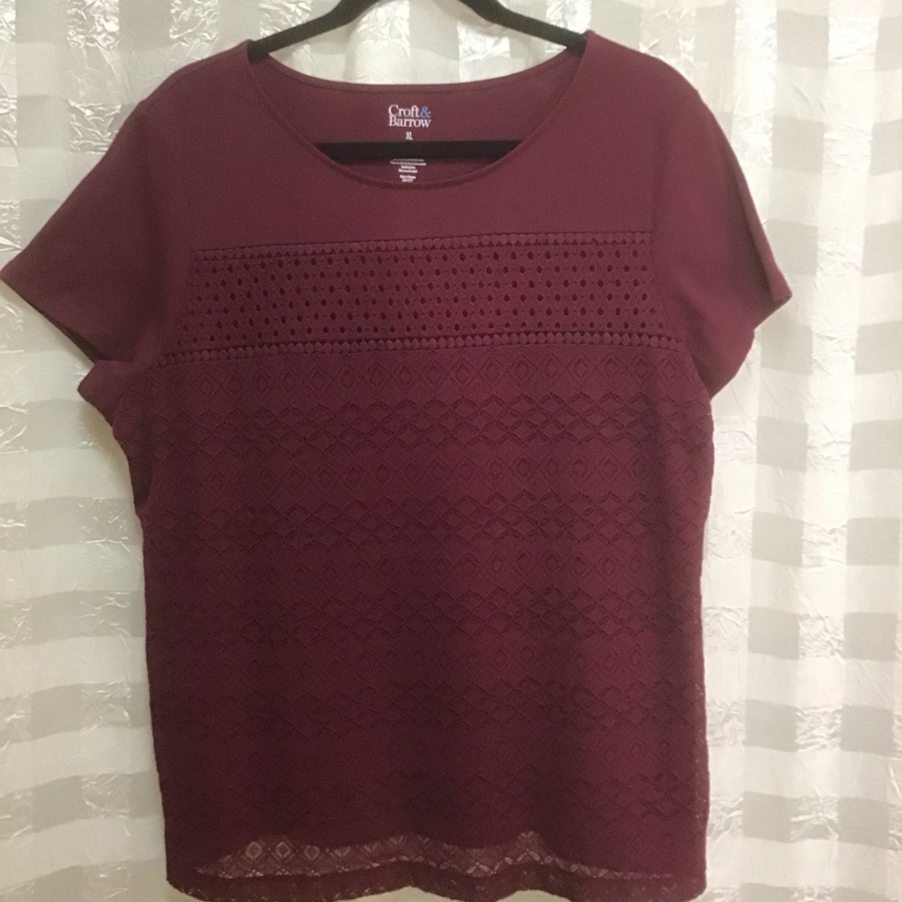Croft & Barrow Lace Front & Front Lined Top in Burgundy, Size XL